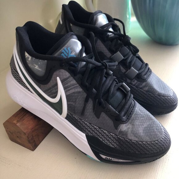 Brand New Men\'s Nike Kyrie 8 Orca Basketball Shoe Unreleased Size 10.5